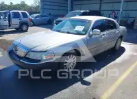 2007 Lincoln Town photo