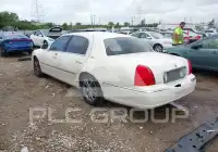 2007 Lincoln Town фото