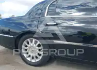2007 Lincoln Town photo