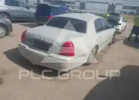 2007 Lincoln Town photo