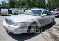 2007 Lincoln Town фото