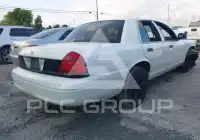 2008 Ford CROWN photo