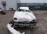 2009 Lincoln Town photo