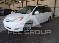 2009 Toyota SIENNA photo