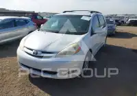 2009 Toyota SIENNA photo