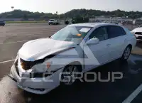2009 Toyota AVALON photo
