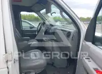 2009 Ford E-150 фото