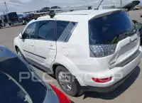 2010 Mitsubishi OUTLANDER photo