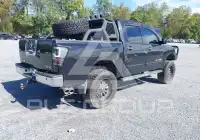 2010 Nissan TITAN фото