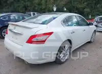 2010 Nissan MAXIMA photo