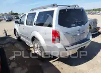 2010 Nissan PATHFINDER photo