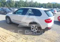 2010 BMW X5 фото