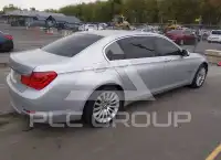 2010 BMW 750 photo