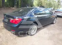 2010 BMW 750 фото