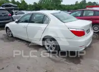 2010 BMW 528 photo