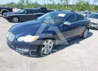 2010 Jaguar XF фото