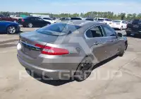 2010 Jaguar XF фото