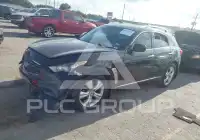2010 Infinity FX35 photo