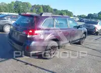 2010 Subaru Outback photo