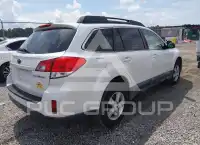 2010 Subaru Outback photo