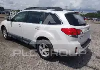 2010 Subaru Outback photo