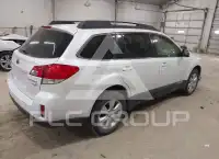 2010 Subaru Outback photo