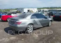 2010 Acura RL photo