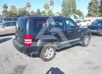 2010 Jeep LIBERTY фото