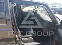 2010 Jeep COMANDER фото