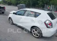2010 Pontiac VIBE photo
