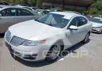 2010 Lincoln MKS photo