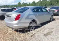 2010 Lincoln MKS photo