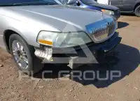 2010 Lincoln Town photo