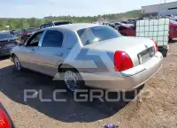 2010 Lincoln Town photo