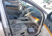 2010 Lincoln MKT photo