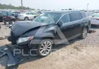 2010 Lincoln MKT photo