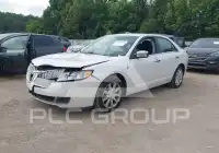 2010 Lincoln MKZ photo