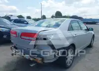 2010 Lincoln MKZ photo