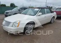 2010 Cadillac DTS photo