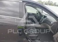 2010 Cadillac SRX photo