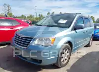 2010 Chrysler TOWN & COUNTRY photo