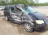 2010 Chrysler TOWN & COUNTRY фото