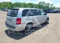 2010 Chrysler TOWN & COUNTRY фото