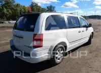 2010 Chrysler TOWN & COUNTRY photo