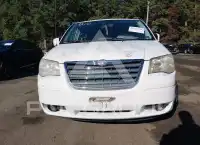 2010 Chrysler TOWN & COUNTRY photo