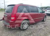 2010 Chrysler TOWN & COUNTRY photo