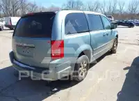 2010 Chrysler TOWN & COUNTRY photo