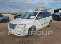 2010 Chrysler TOWN & COUNTRY photo