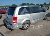 2010 Chrysler TOWN & COUNTRY фото