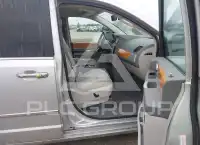 2010 Chrysler TOWN & COUNTRY фото